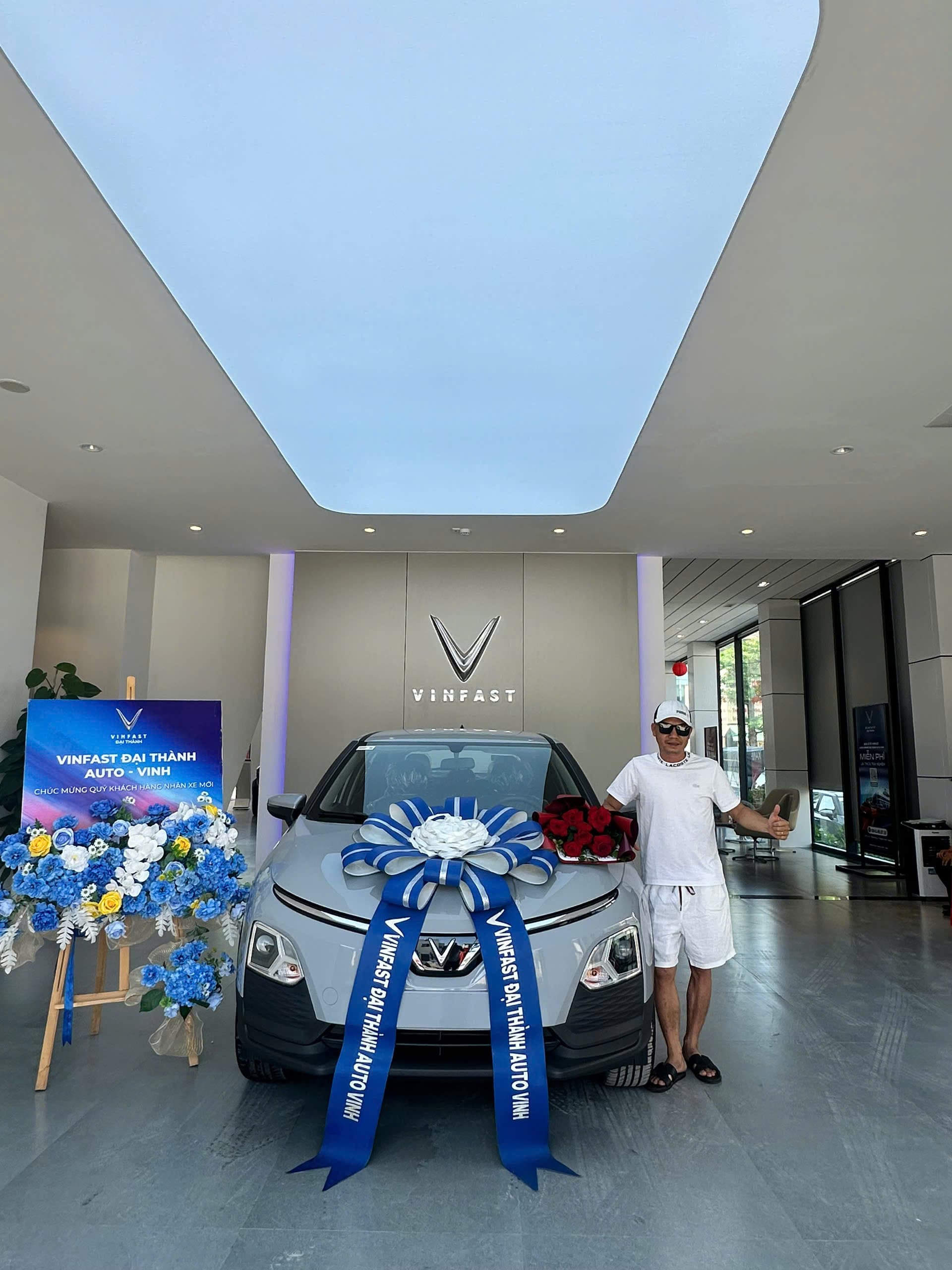 Bàn giao xe VinFast thực tế tại showroom Nghệ An